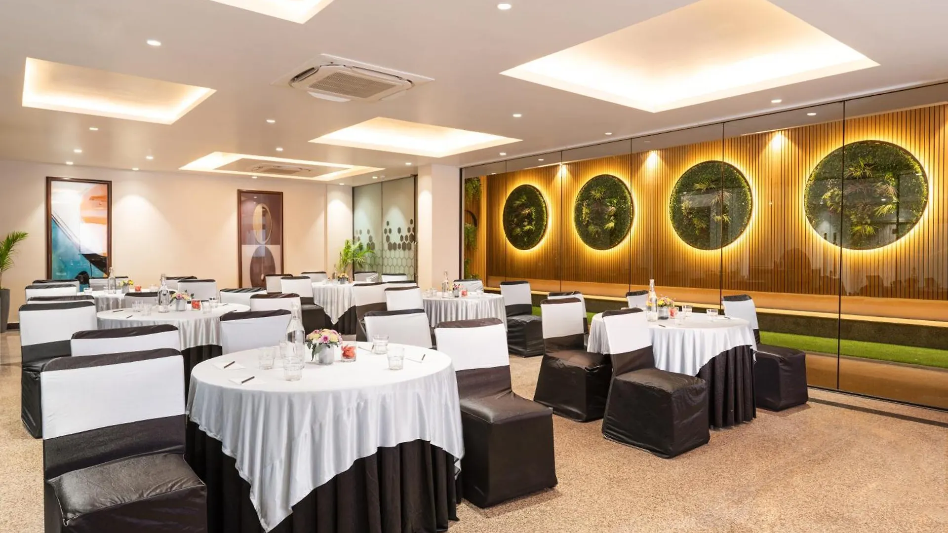 Foxtrail, Sector 42 - Am Hotel Kollection Gurgaon Índia