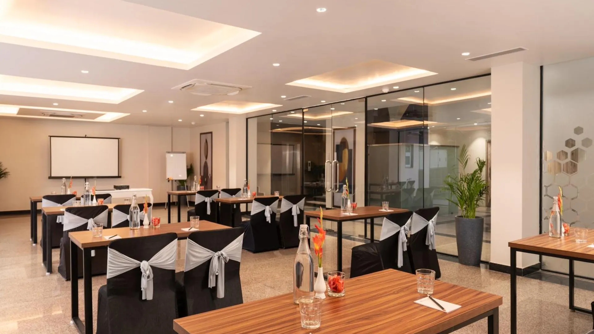 Foxtrail, Sector 42 - Am Hotel Kollection Gurgaon